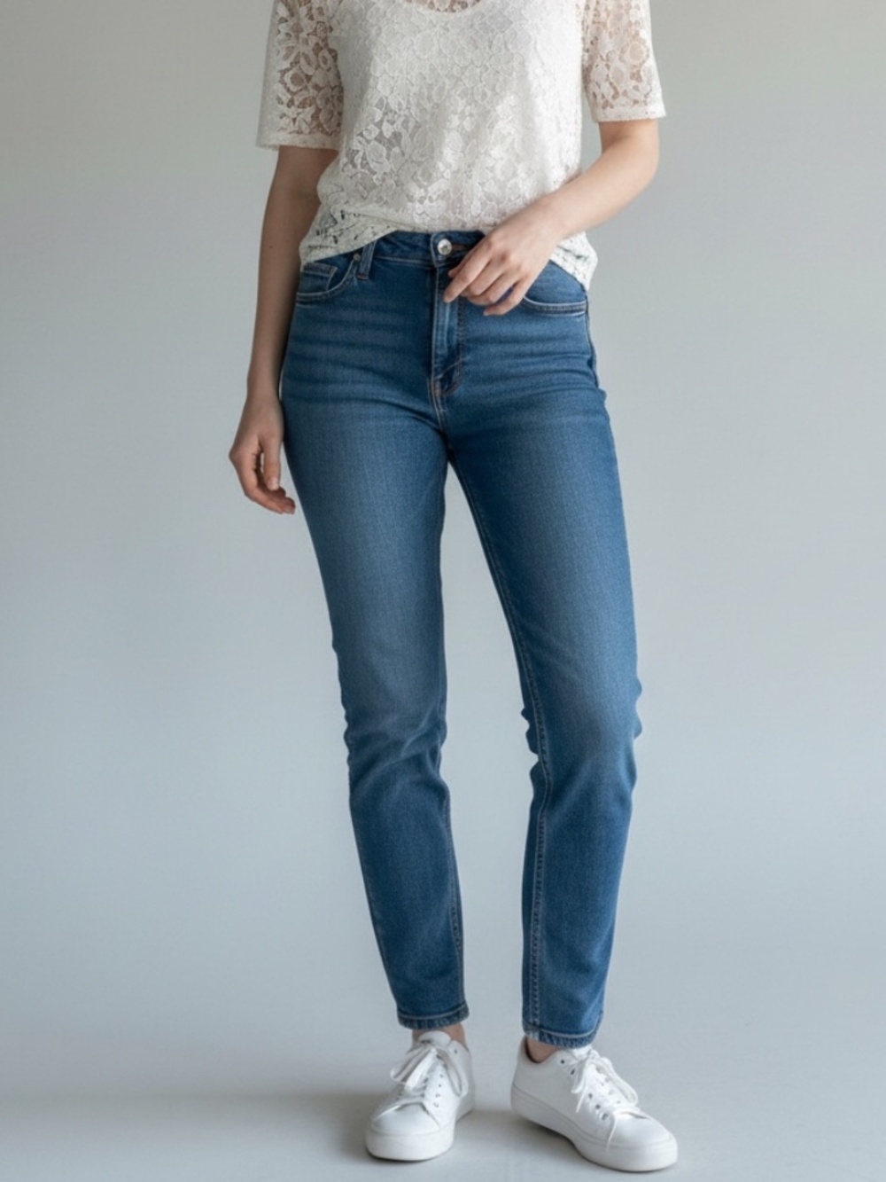 Old Navy High-Rise Wow Straight Blue Jeans Size 10